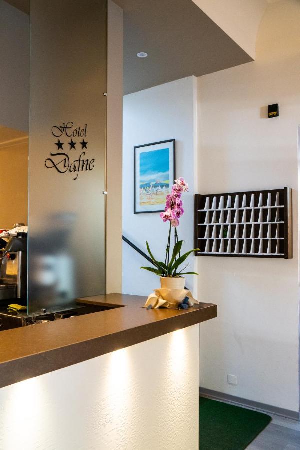 Hotel Dafne Punta Marina Esterno foto
