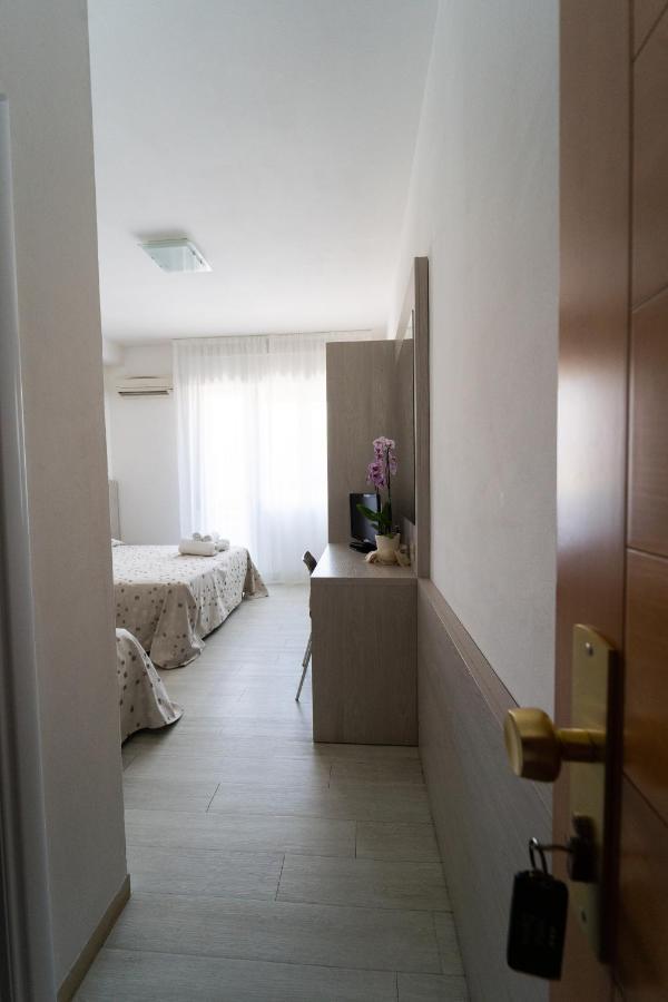 Hotel Dafne Punta Marina Camera foto