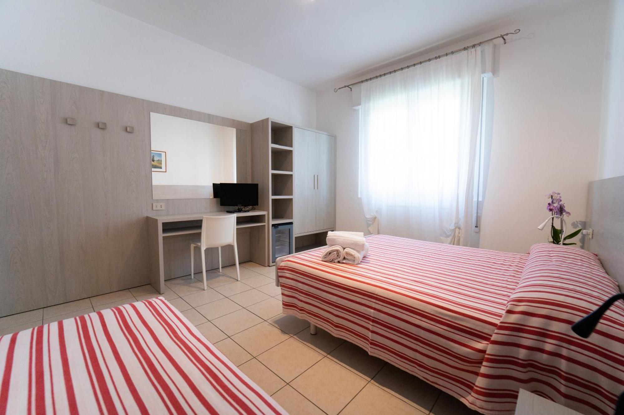 Hotel Dafne Punta Marina Esterno foto