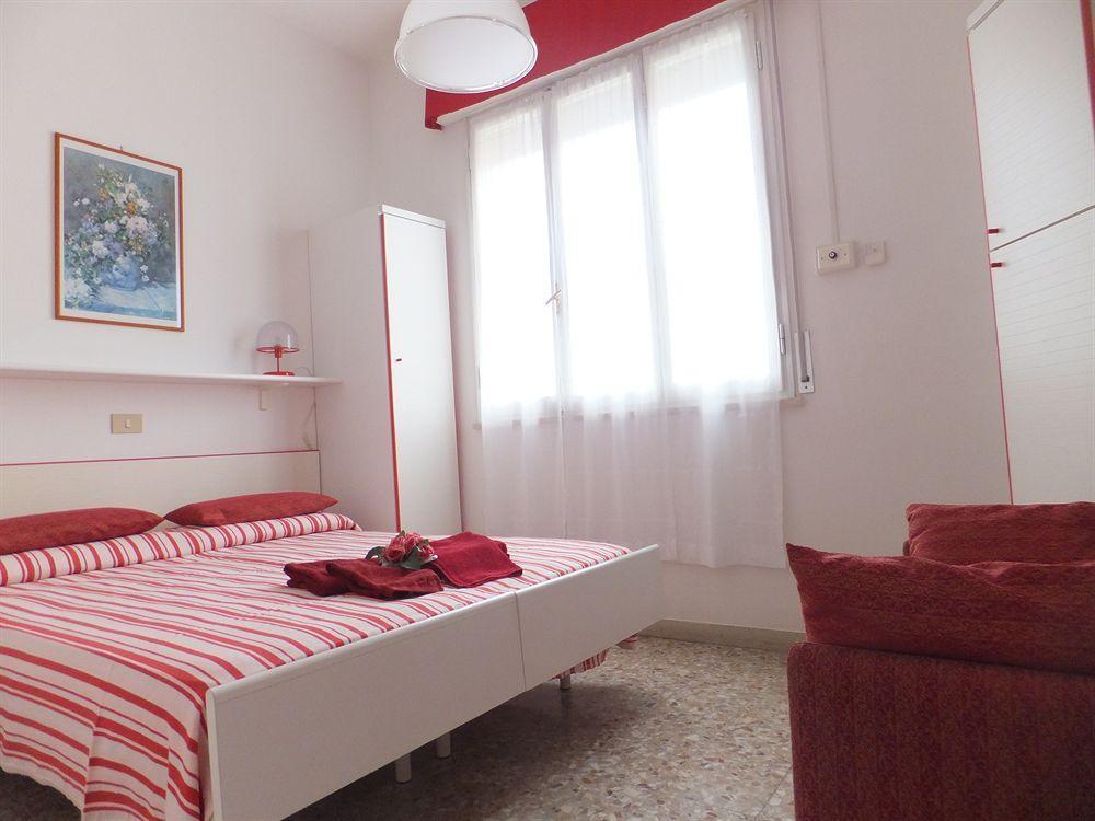 Hotel Dafne Punta Marina Esterno foto