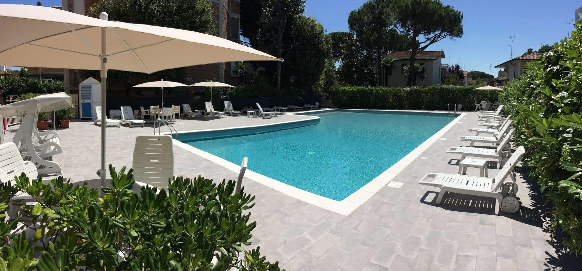 Hotel Dafne Punta Marina Esterno foto